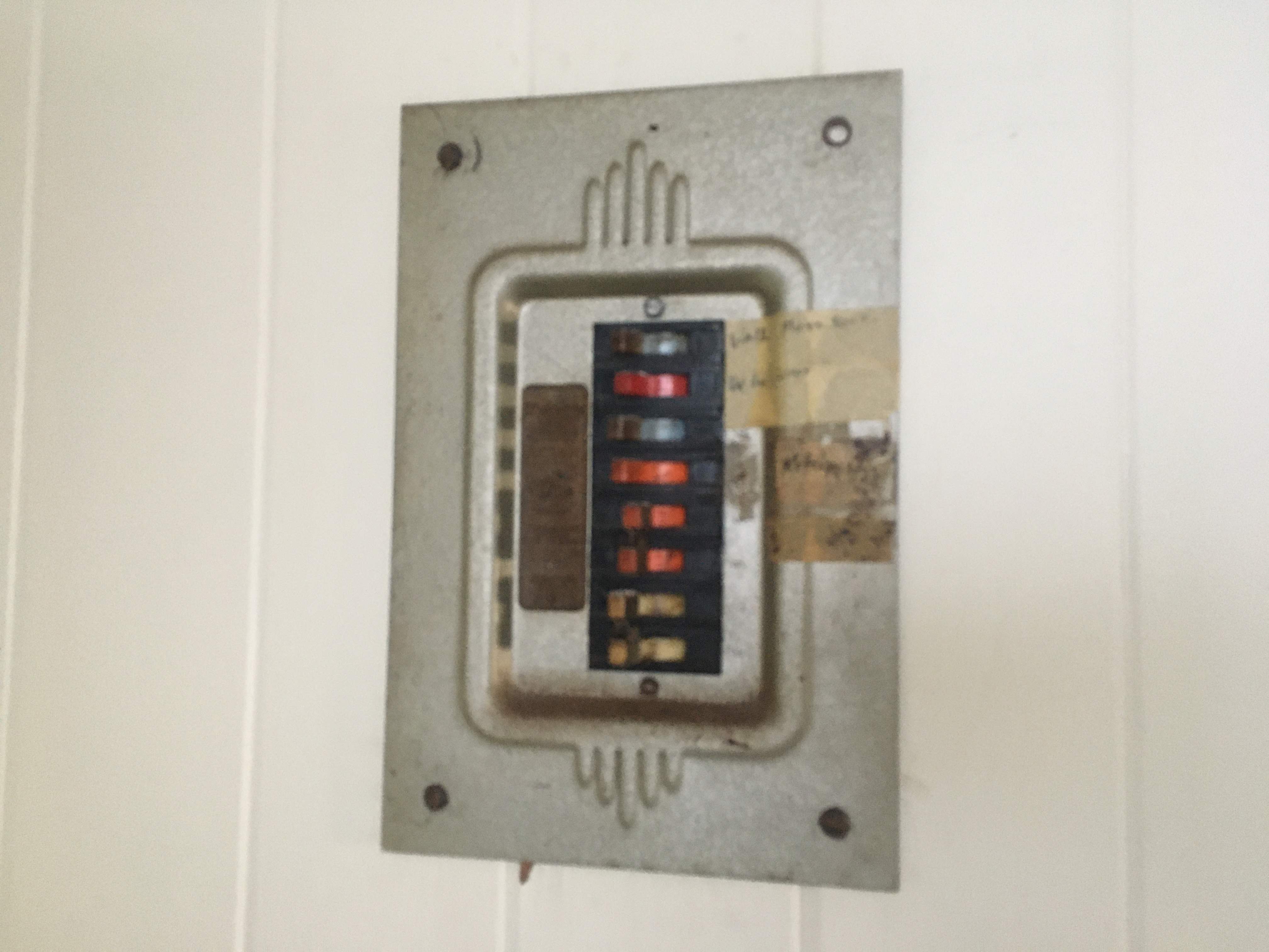 Old screw-in fuse panel before upgrade